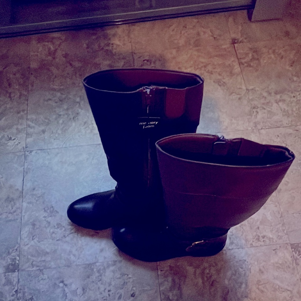 Riding boots